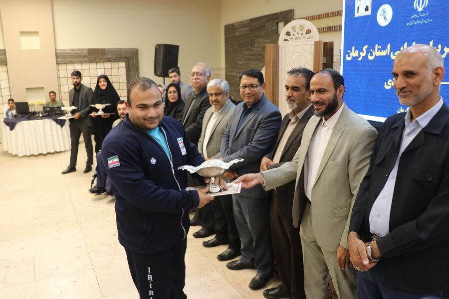 از پارا المپیکی های کرمان تجلیل شد