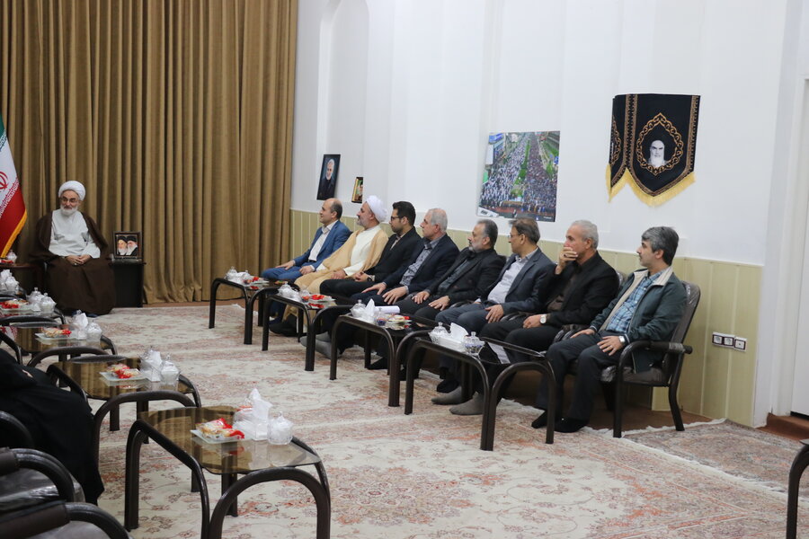 دیدار مدیر کل و کارکنان بهزیستی گیلان با نماینده ولی فقیه در استان و امام جمعه رشت