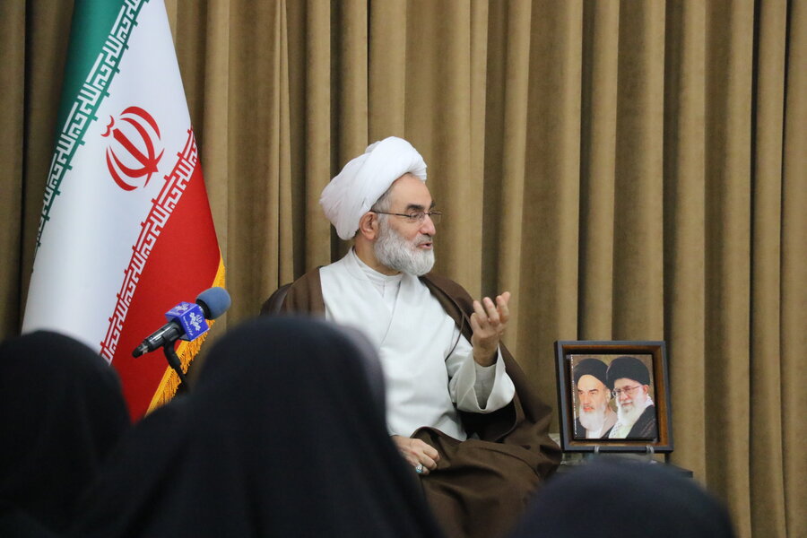 دیدار مدیر کل و کارکنان بهزیستی گیلان با نماینده ولی فقیه در استان و امام جمعه رشت