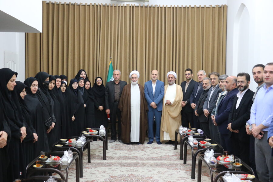 دیدار مدیرکل  و جمعی از کارکنان بهزیستی گیلان با نماینده ولی فقیه در استان و امام جمعه رشت