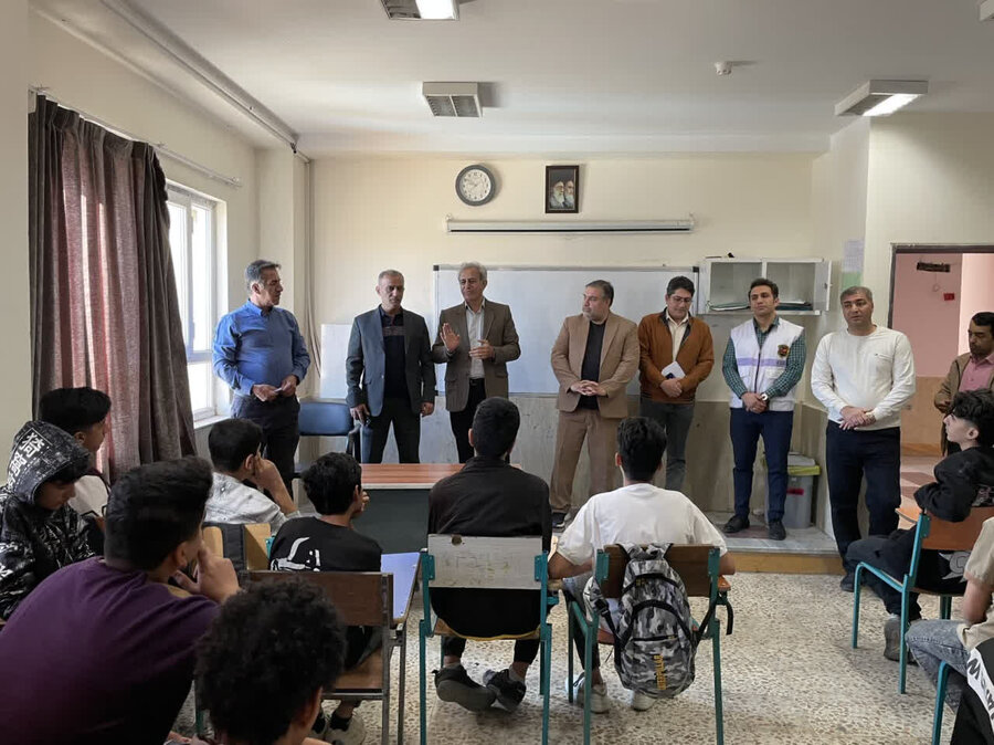 حمایت از دانشآموزان آسیبپذیر در مدرسه ولایت قروه