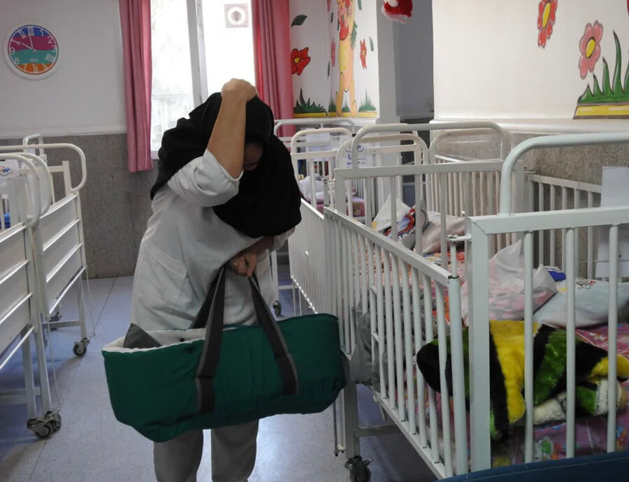 مانور خروج اضطراری در شیرخوارگاه امام علی (ع) به مناسبت هفته پدافند غیرعامل برگزار شد