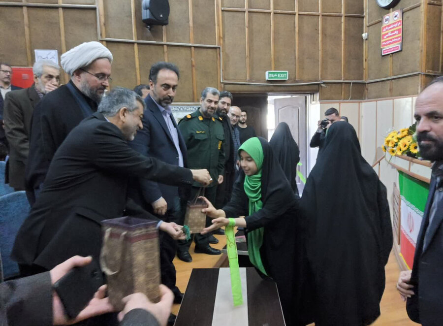 گرامیداشت یاد و خاطره شهید فهمیده و ۳۶ هزار دانش‌آموز شهید با حضور مدیرکل بهزیستی البرز