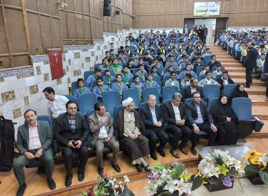 گرامیداشت یاد و خاطره شهید فهمیده و ۳۶ هزار دانش‌آموز شهید با حضور مدیرکل بهزیستی البرز