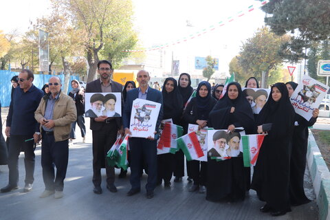 گزارش تصویری| حضور کارکنان بهزیستی استان چهارمحال و بختیاری در راهپیمایی 13 آبان
