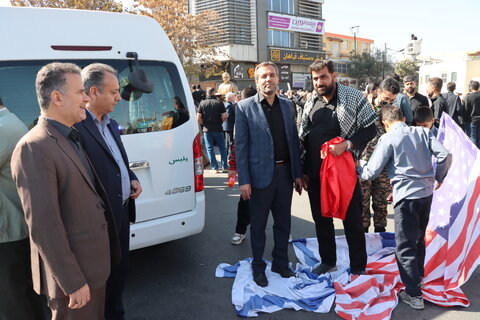 حضور گسترده مدیر کل و کارکنان در راهپیمایی باشکوه ۱۳ آبان