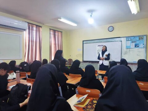 خرمشهر|آگاهسازی دانش‌آموزان در گرامیداشت روز دانش‌آموز