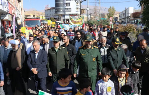 راهپیمایی بزرگ مردم طالقان به مناسبت یوم الله ۱۳ آبان برگزار شد