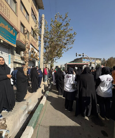 به مناسبت گرامیداشت روز مبارزه با استکبار جهانی و روز دانش‌آموز / حضور خانواده بهزیستی در راهپیمایی ۱۳ آبان