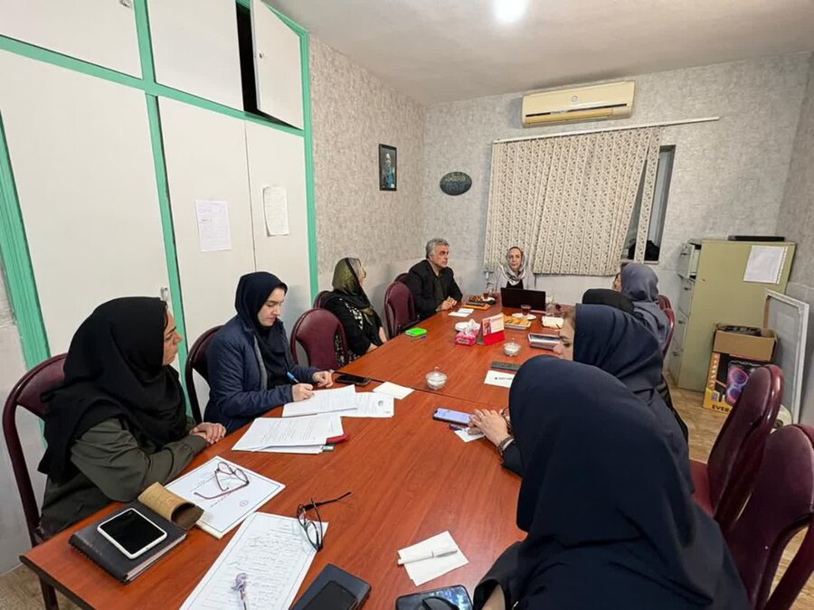 نشست هم‌اندیشی بنیادهای سالمندی سراسر استان در کانون جهان‌دیدگان برگزار شد