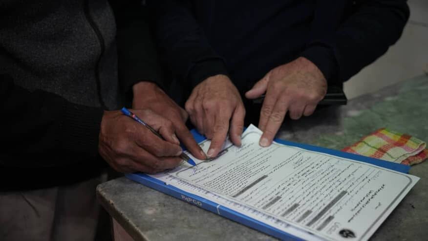 توزیع و نصب بخاری کم مصرف ویژه مددجویان بهزیستی اردکان آغاز شد