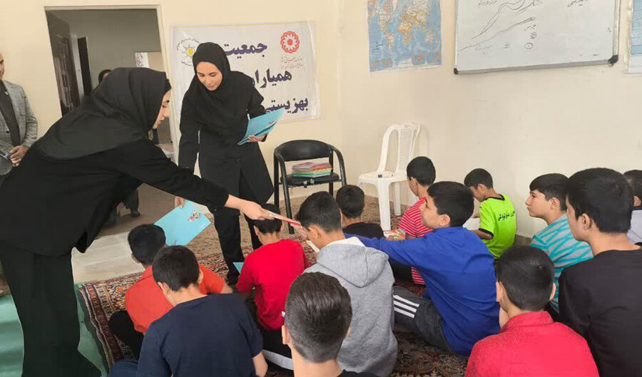 آموزش مفاهیم پدافند غیرعامل به ۵۰۰ دانش‌آموز البرزی توسط جمعیت همیاران "نجوای همدلانه"