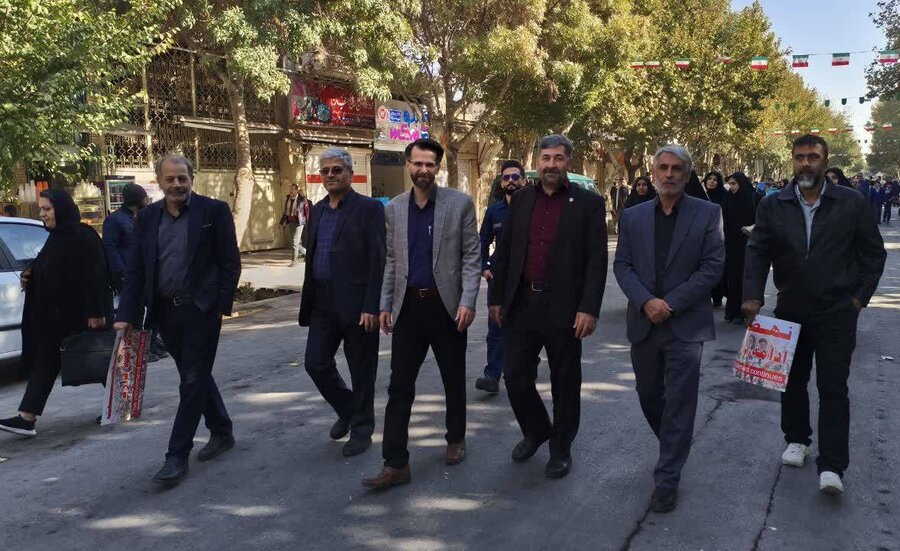 حضور کارکنان بهزیستی استان اصفهان در راهپیمایی ۱۳ آبان