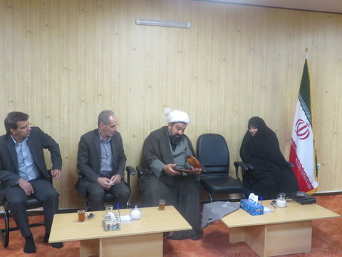گزارش تصویری| دیدار مدیرکل بهزیستی البرز با امام جمعه شهرستان چهارباغ