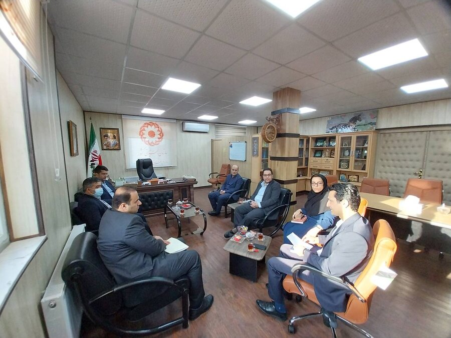 دیدار مدیرکل بهزیستی گیلان با مدیر شعب بانک قرض الحسنه مهر ایران استان