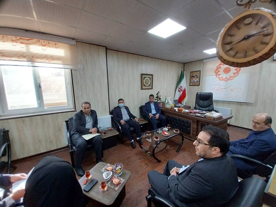 دیدار مدیرکل بهزیستی گیلان با مدیر شعب بانک قرض الحسنه مهر ایران استان