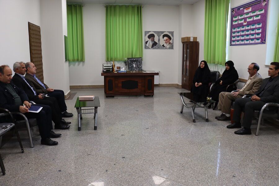 دیدار مدیرکل و معاونین بهزیستی استان اردبیل با اولیای مدرسه دارالفنون؛ میزبان افتتاحیه طرح سلام