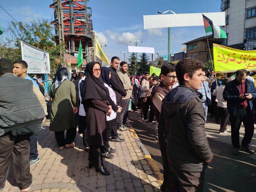 گزارش تصویری /کارکنان و کارشناسان اورژانس اجتماعی بهزیستی شهرستانهای استان در راهپیمایی 13 آبان