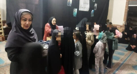 کرج | کارگاه قصه‌خوانی و مهارت‌های زندگی در منطقه کم‌برخوردار سهرابیه برگزار شد