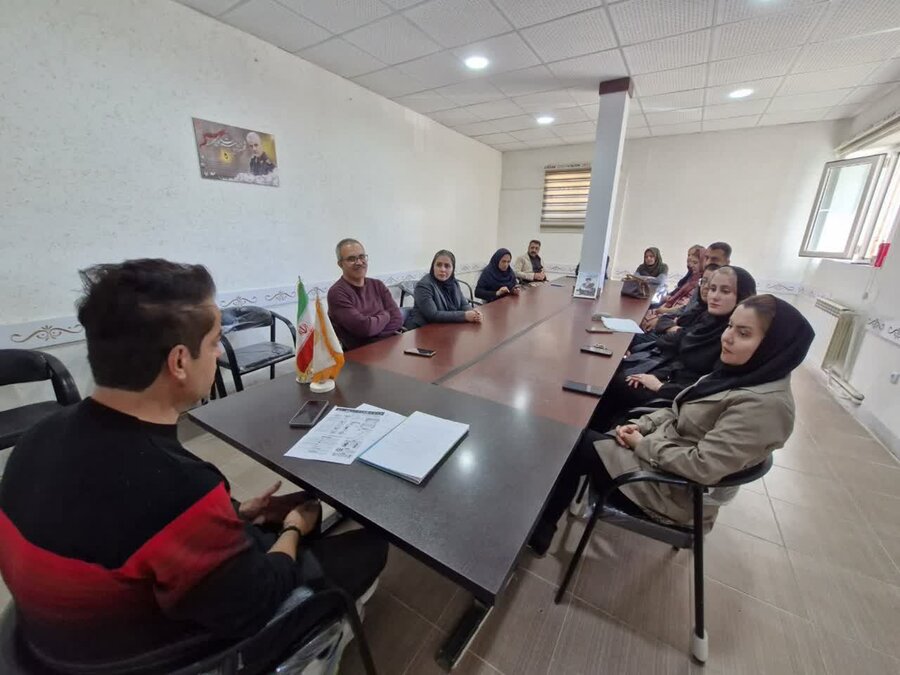 کارگاه آموزشی پیشگیری از بیماری سل و پوکی استخوان برای مددکاران بهزیستی بانه برگزار شد 