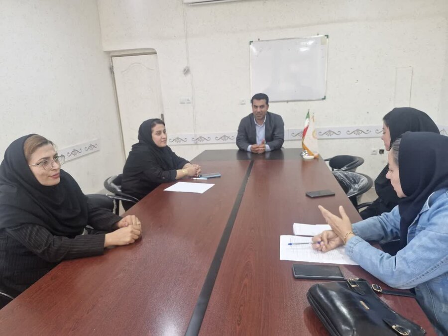 کارگاه آموزشی پیشگیری از بیماری سل و پوکی استخوان برای مددکاران بهزیستی بانه برگزار شد 