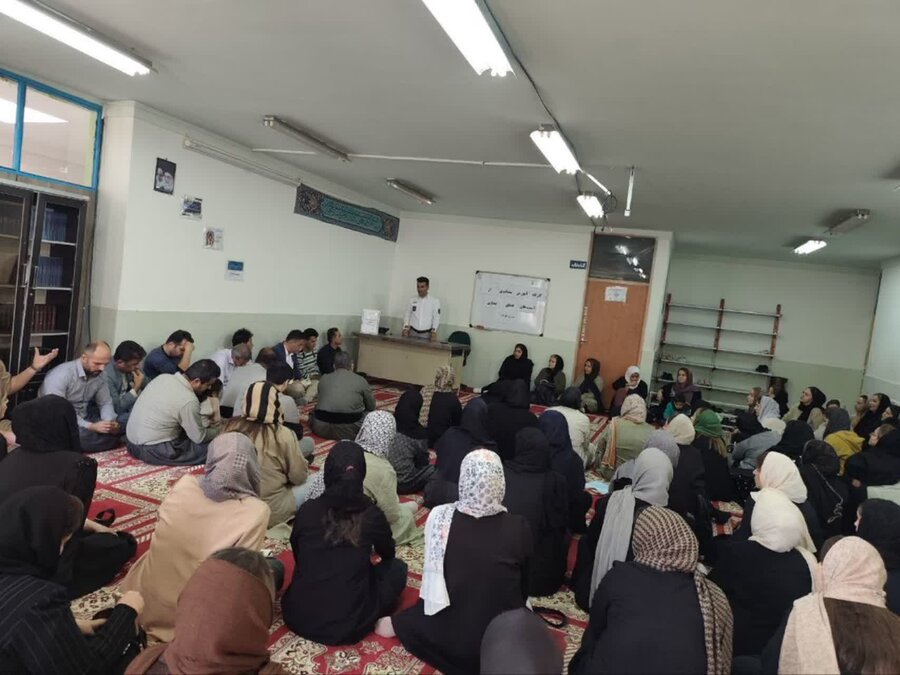 کارگاه آموزشی پیشگیری از آسیبهای فضای مجازی در مریوان برگزار شد