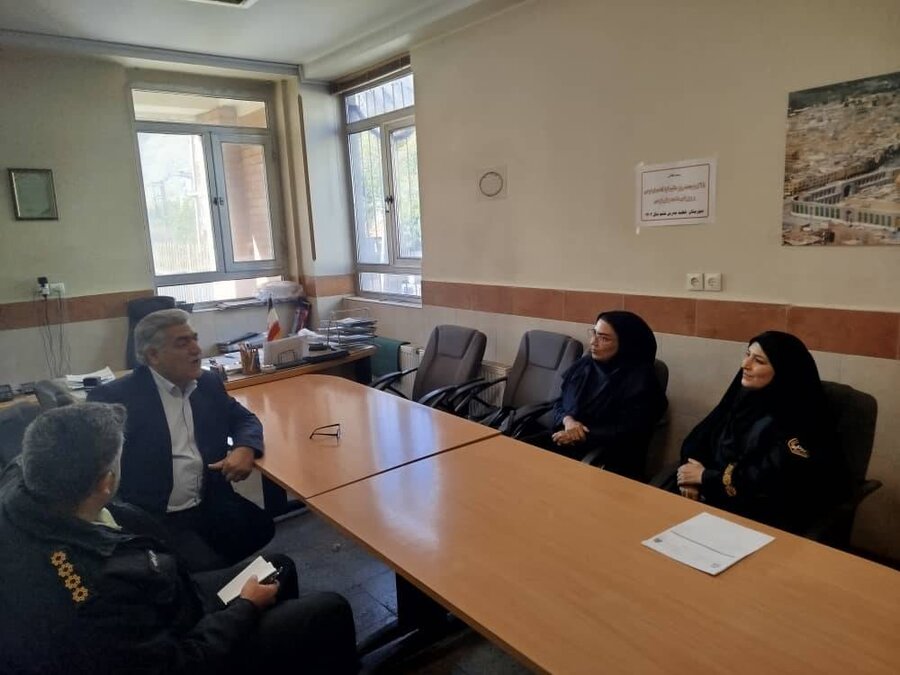 شمیرانات | دیدار مشترک رئیس بهزیستی رودبار قصران با حوزه قضایی کلانتری 162 فشم و آموزش و پرورش منطقه                                                  