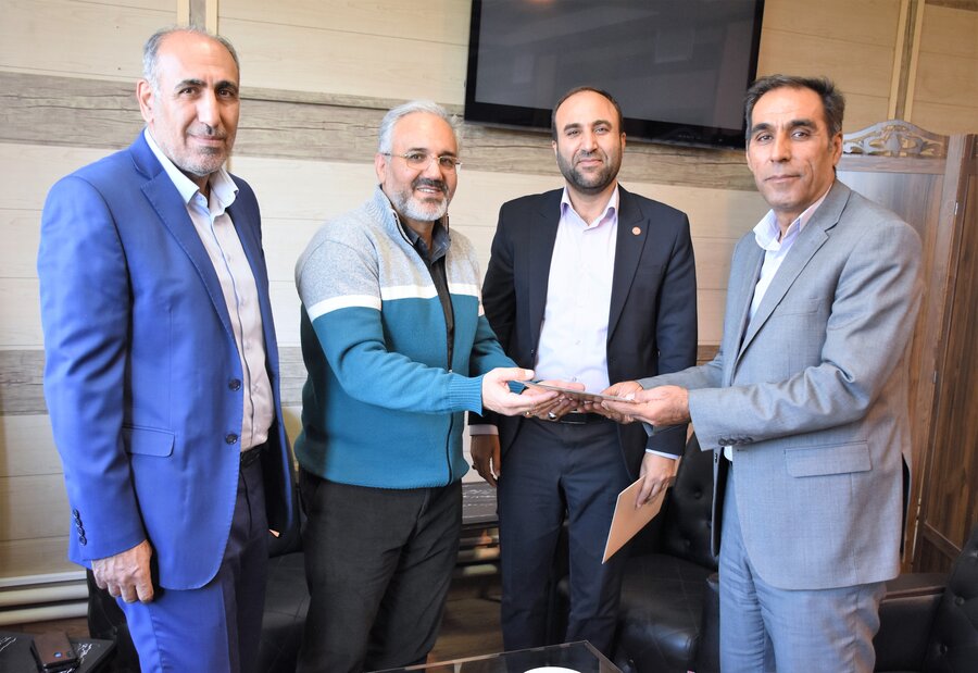 دیدار رئیس هیئت ناشنوایان استان با مدیرکل بهزیستی