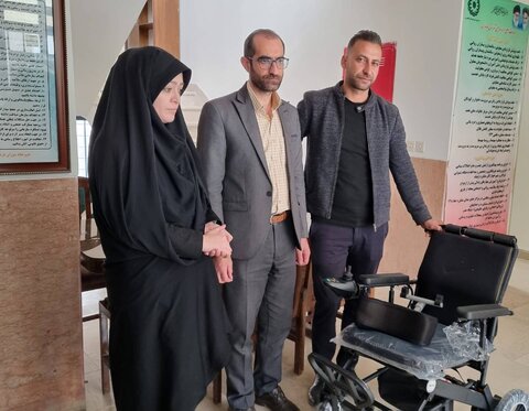 اهدای ویلچر برقی به توان‌یاب چالدرانی