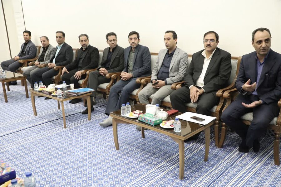 نشست مدیرکل بهزیستی استان یزد با معاون سیاسی، امنیتی و اجتماعی استاندار برگزار شد