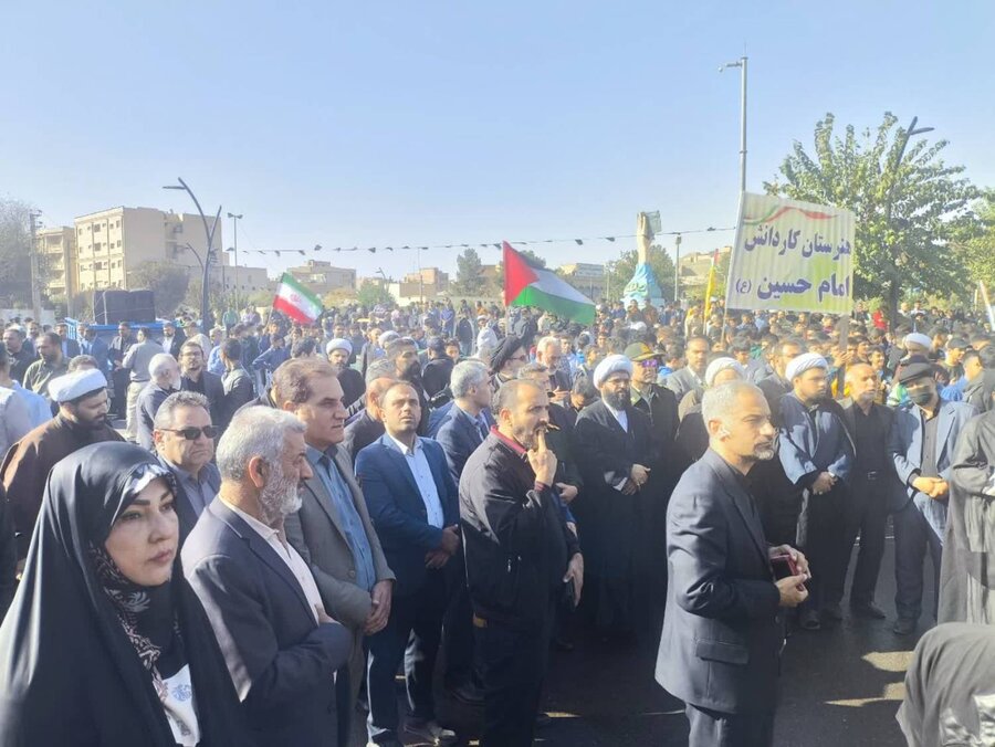 پاکدشت | حضور رئیس و همکاران بهزیستی در راهپیمایی باشکوه 13 آبان