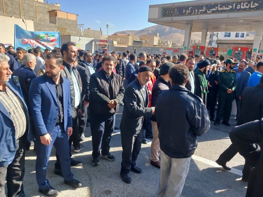 فیروزکوه | حضور حماسی کارکنان بهزیستی  در راهپیمایی ۱۳ آبان؛ نماد وحدت ملی علیه استکبار