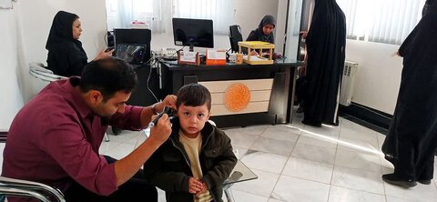 طرح ملی غربالگری شنوایی کودکان در بجستان با استقبال خانواده‌ها اجرا شد
