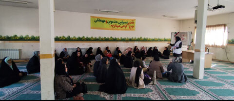 دوره آموزشی با محوریت "خودمراقبتی روانی و آگاه‌سازی خانواده‌ها" برگزار شد