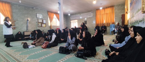 دوره آموزشی با محوریت "خودمراقبتی روانی و آگاه‌سازی خانواده‌ها" برگزار شد