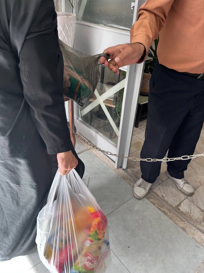 شهرتهران| توزیع ۱۰۰ بسته سبد کالا به جامعه هدف در مرکز تأمین و توسعه شهدای انقلاب