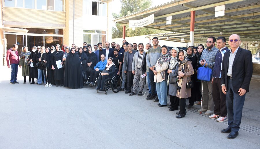 دیدار جمعی از مددجویان با مدیرکل بهزیستی استان کرمانشاه