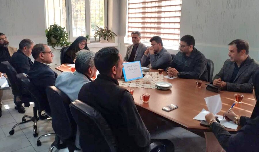 تشکیل جلسه شورای سالمندان شوط در بهزیستی؛ بررسی راهکارهای ارتقای کیفیت زندگی سالمندان