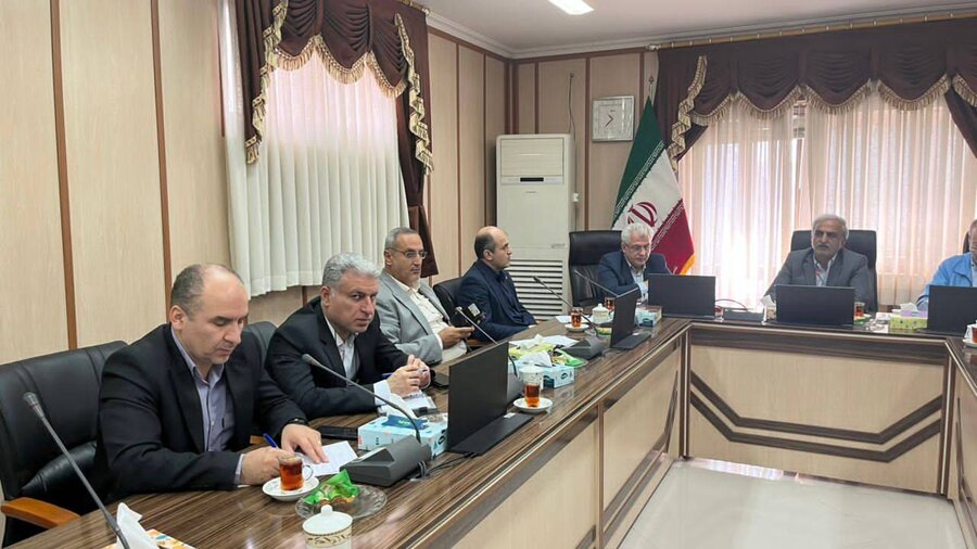 جلسه بررسی راهکارهای حمایت از چایکاران آسیب‌دیده از خشکسالی اخیر در لاهیجان برگزار شد