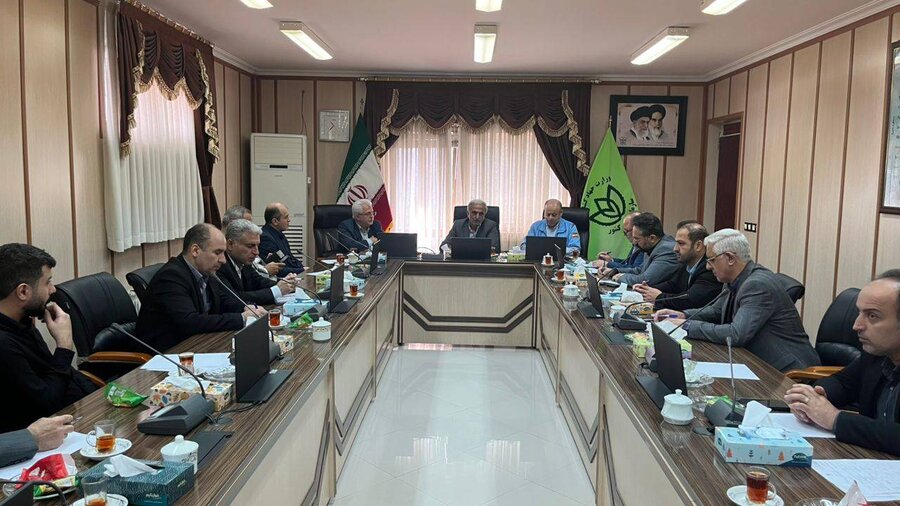 جلسه بررسی راهکارهای حمایت از چایکاران آسیب‌دیده از خشکسالی اخیر در لاهیجان برگزار شد