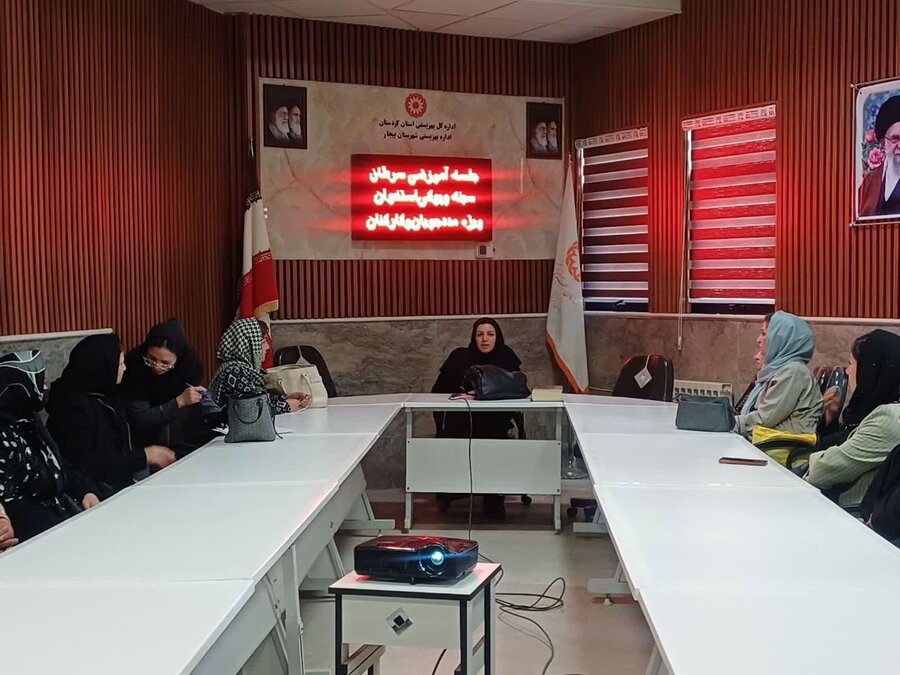 آگاه‌سازی بانوان بیجاری درباره پیشگیری از پوکی استخوان و سرطان پستان