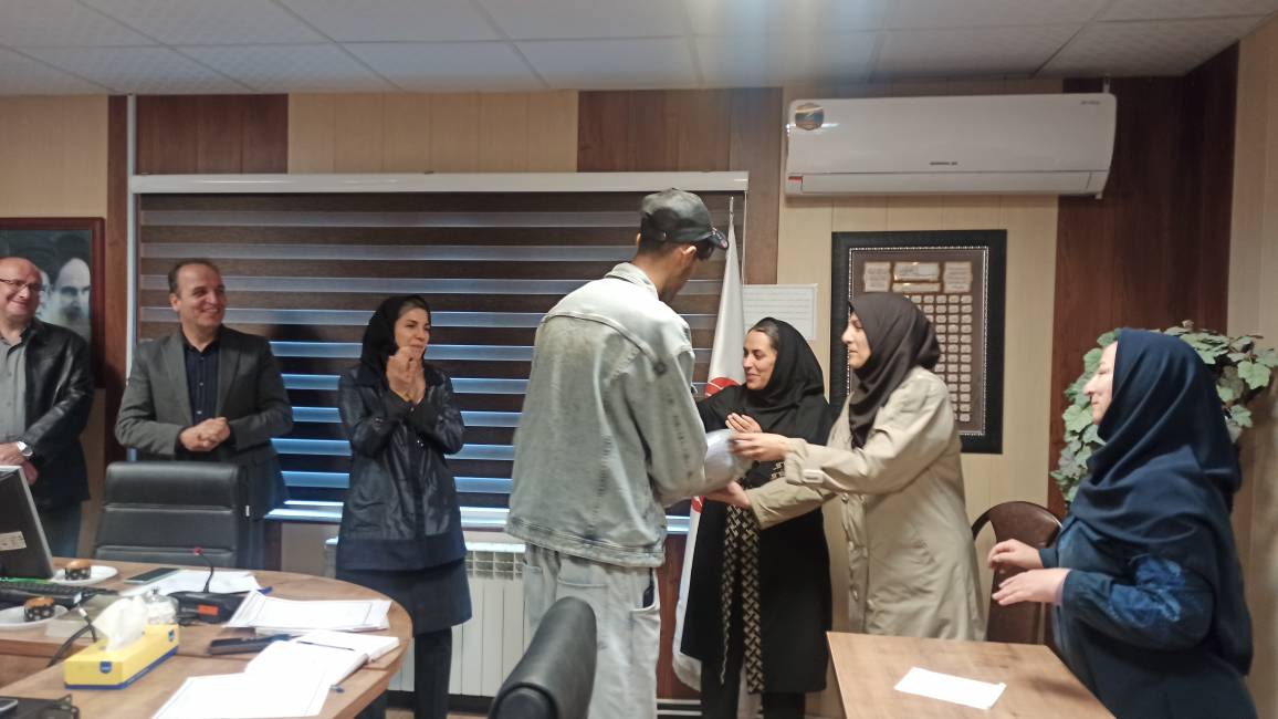 نشست صمیمانه با فرزندان هدایتشده به زندگی مستقل در بهزیستی همدان برگزار شد