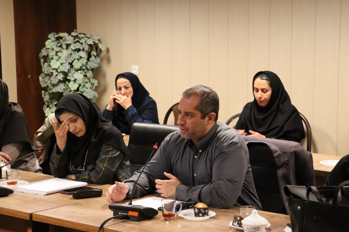 نشست صمیمانه با فرزندان هدایتشده به زندگی مستقل در بهزیستی همدان برگزار شد