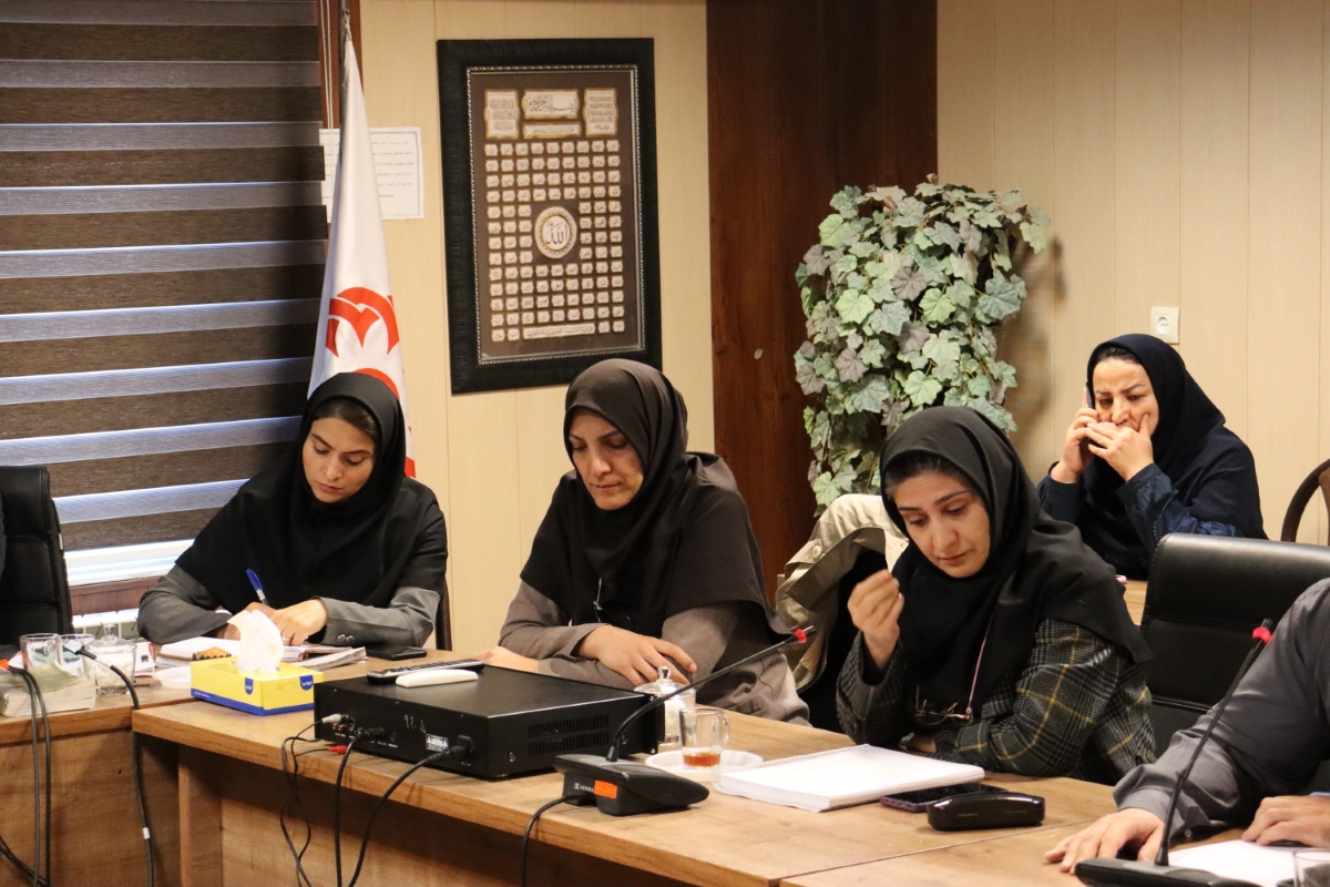 نشست صمیمانه با فرزندان هدایتشده به زندگی مستقل در بهزیستی همدان برگزار شد