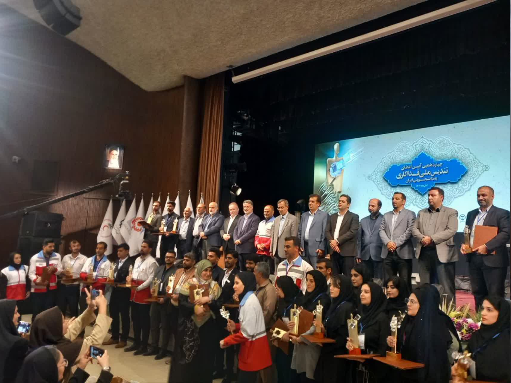 کانون خیریه «کلبه امید» دانشگاه ملایر به‌عنوان گروه دانشجویی فداکار کشور معرفی شد