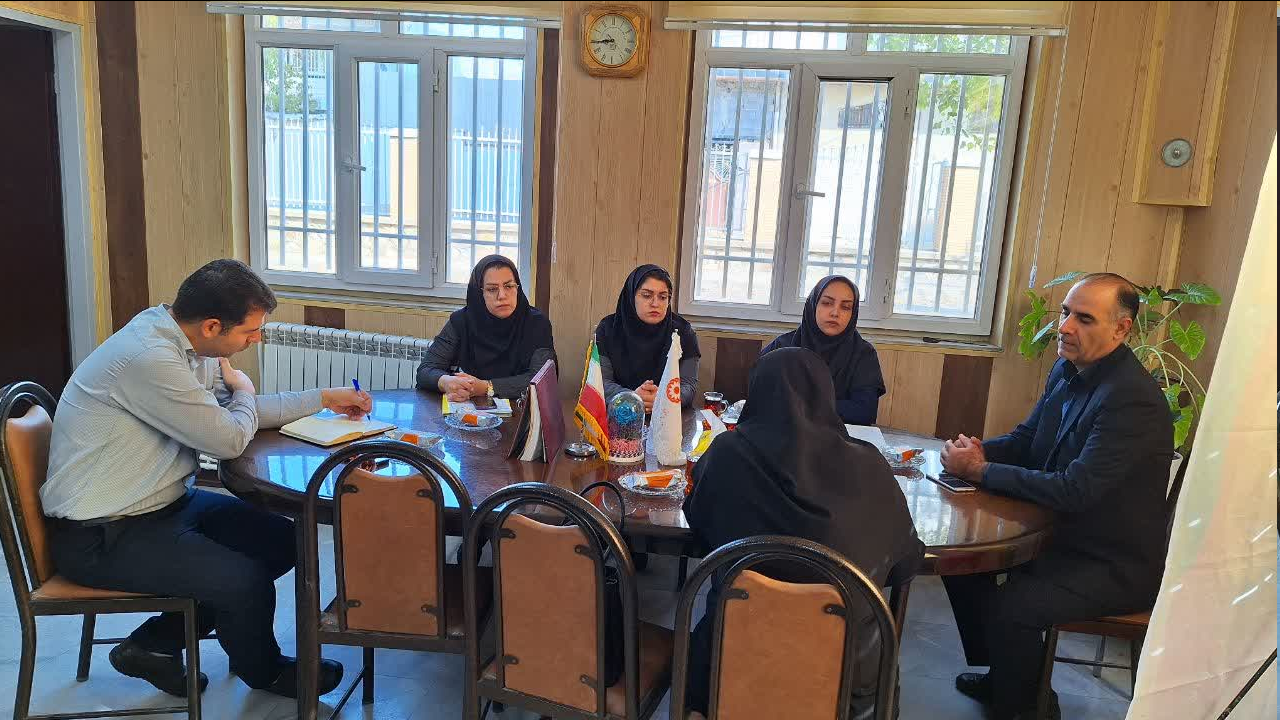 برگزاری جلسه توجیهی مددکاران مثبت زندگی توسط معاونت بهداشتی اسدآباد