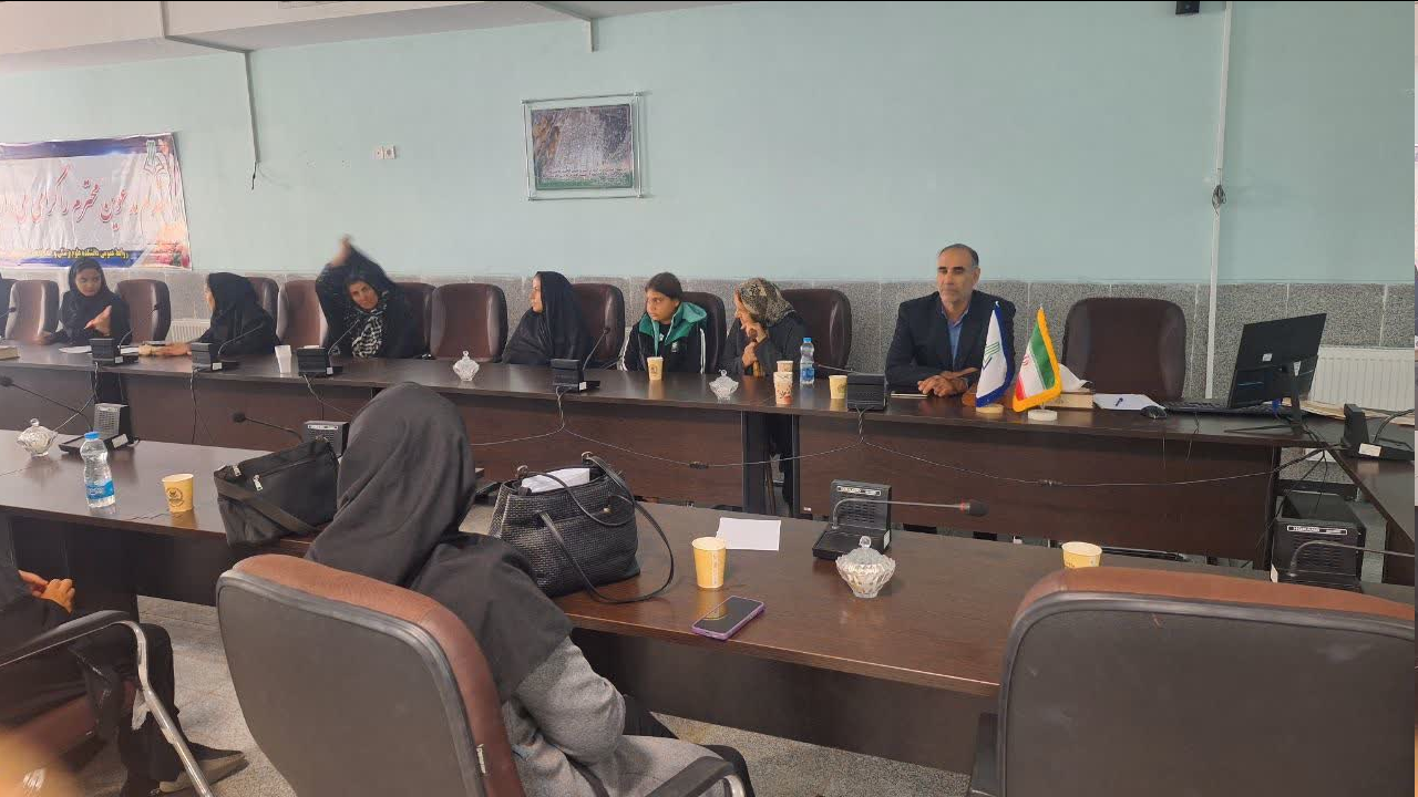 برگزاری جلسه توجیهی طرح غربالگری ویژه زنان سرپرست خانوار اسدآباد