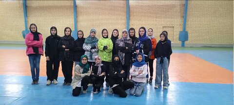 مسابقات داژبال دختران در محلات شهرک ولیعصر و حصار مطهری همدان برگزار شد
