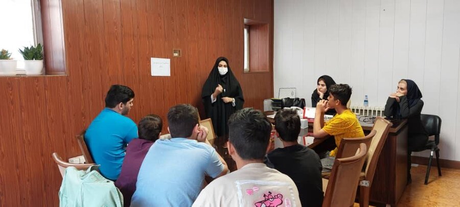 شهرتهران| برگزاری کارگاه آموزشی پیشگیری از ایدز ویژه مربیان و مددجویان در مرکز شهید اندرزگو