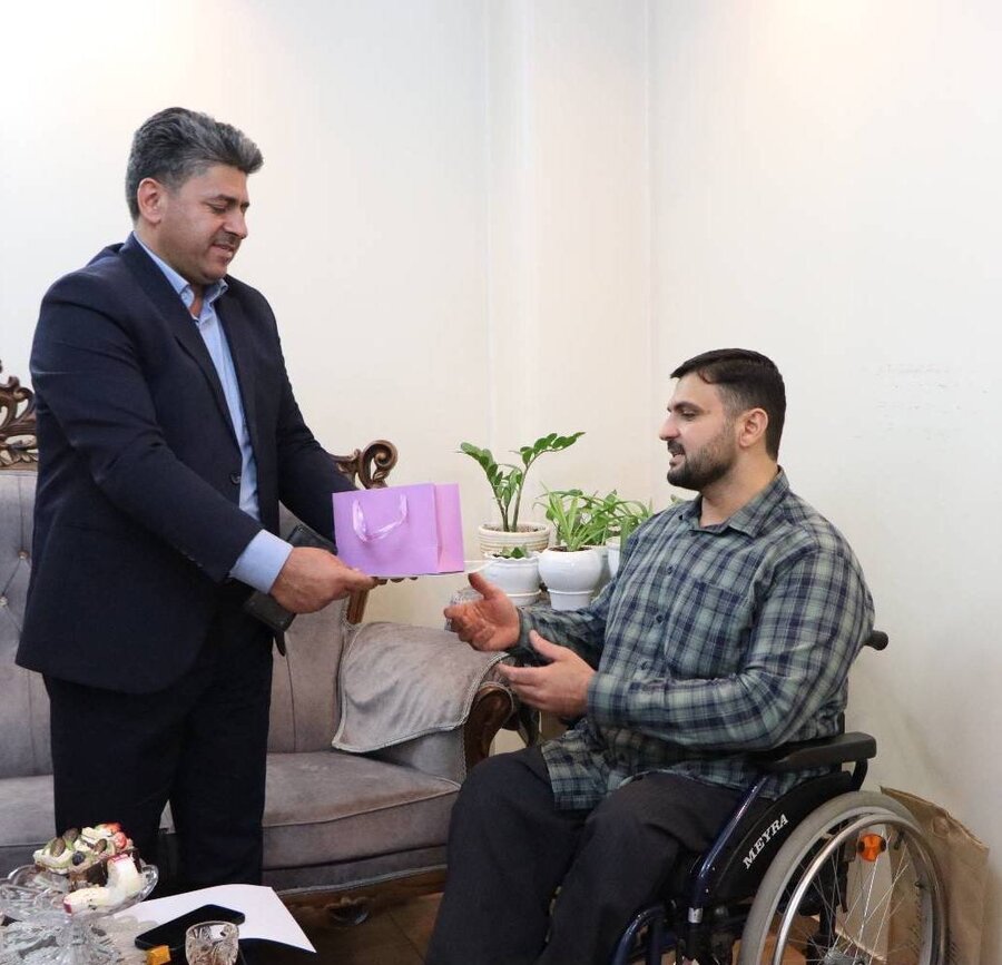 شهرری| دیدار مدیر بهزیستی با ورزشکارمعلول موفق